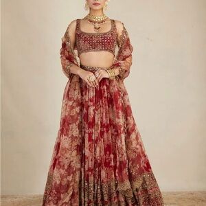 Elegant Floral Red Dress 🆕